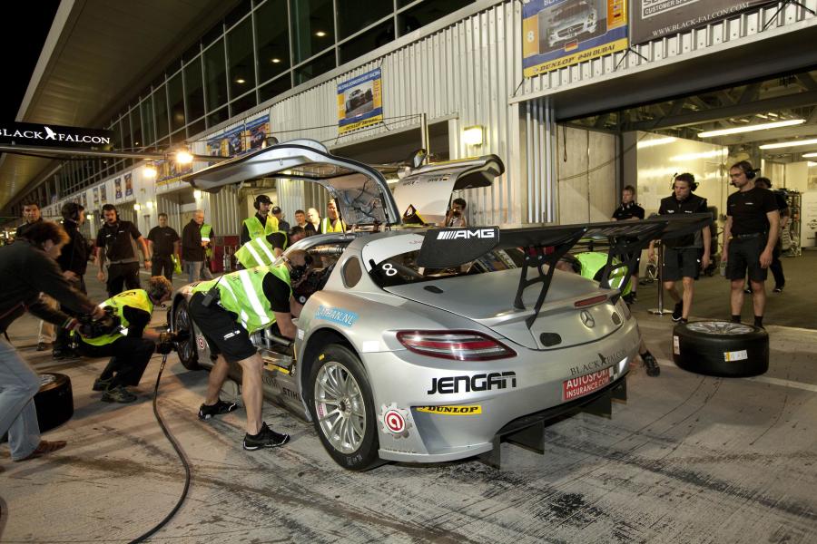  Mercedes-Benz SLS AMG GT3 24h Dubai 2011 года  (фото 3 из 20)